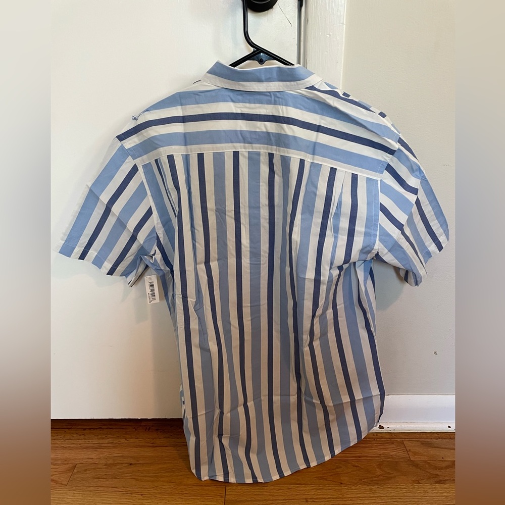 Amazon essentials button up - Picture 2 of 3